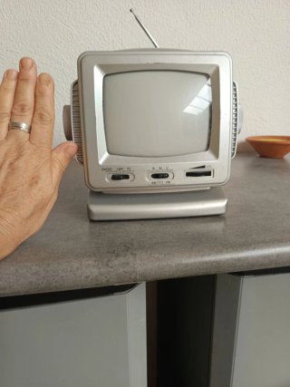 TV y Radio Portátil Camping