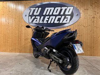 Kymco AK 550