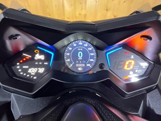Kymco AK 550