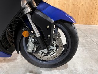 Kymco AK 550