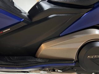 Kymco AK 550
