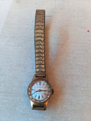 Reloj Duward Dorado Mujer