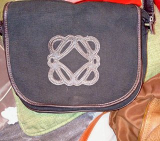 Bolso bandolera negro.