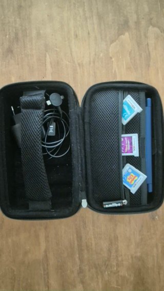 Pacchetto Nintendo 3DS XL: Caricatore, Custodia e Giochi