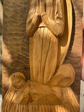 Figura religiosa tallada a mano