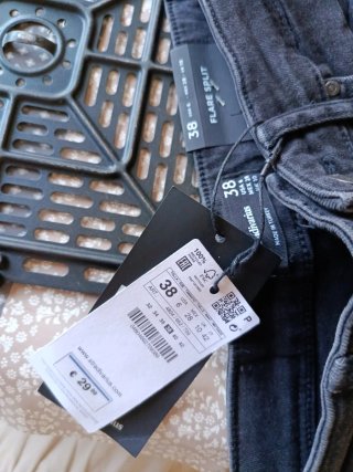 Vaqueros campana Stradivarius Talla 38