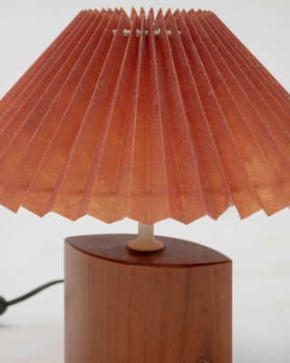 Lámpara de mesa Japandi madera y papel