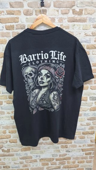 Camiseta Chicana Tatuajes Calavera Rosa