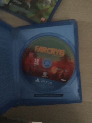 Play 4 con varios juegos