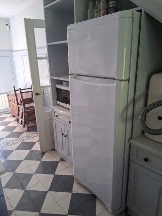 Nevera Indesit con congelador