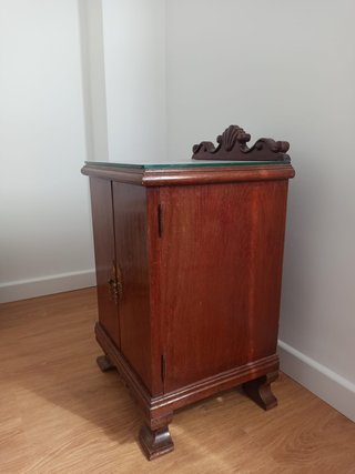 Mesita de noche vintage 60cm (precio negociable)