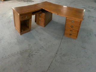 Escritorio doble de madera
