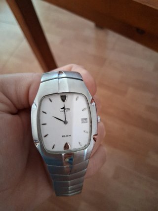 Reloj Lotus Hombre Plata y Blanco