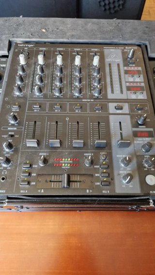 Pioneer DJ XDJ-700 + WALKASE