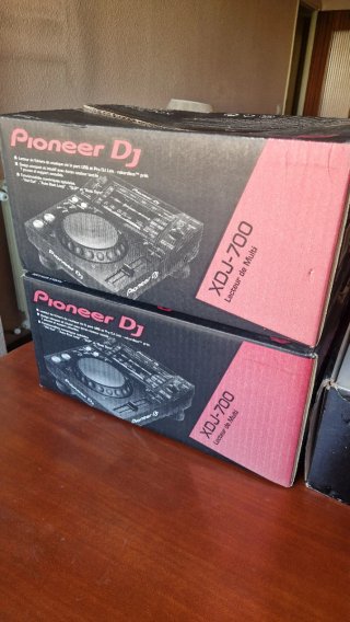 Pioneer DJ XDJ-700 + WALKASE