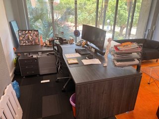 Mobili e attrezzature per ufficio