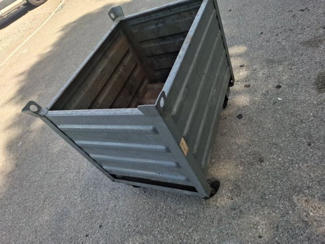 Carro de transporte metálico