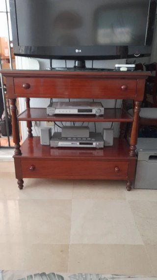 Mesa de caoba con cajón y baldas