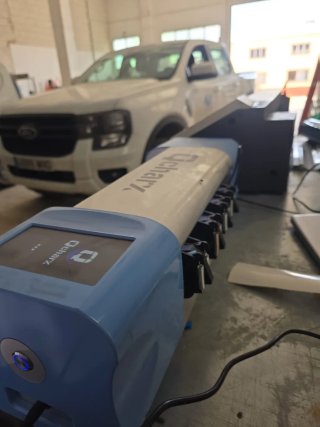 Plotter de corte Qcharx para cristal templado
