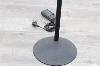 Lámpara de pie C1084