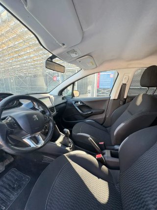 Peugeot 208 2005