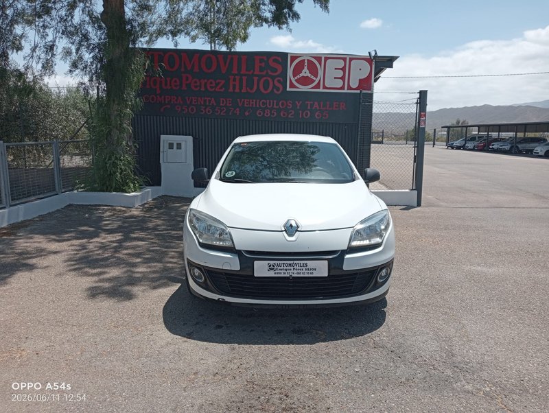 Renault Megane 2012 - foto 1