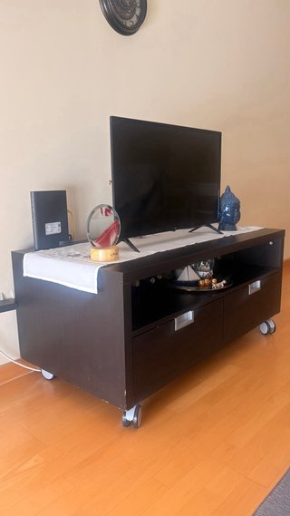 Mueble TV IKEA con ruedas y cajones