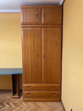 Escritorio juvenil madera pino completa. Urgeventa