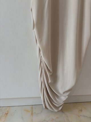 Vestido beige tirantes drapeado