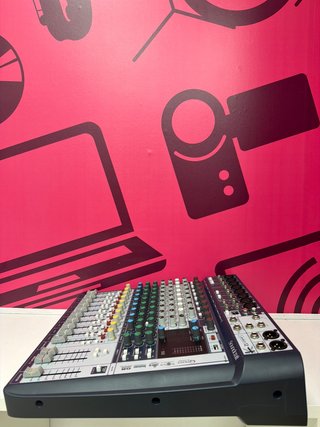 Controlador Soundcraft Signature 12