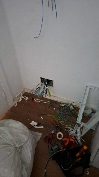 Ayudante electricidad, montajes muebles