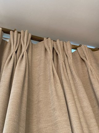 Cortinas beige de tela