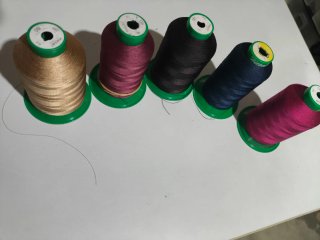 Lote 5 hilos de coser