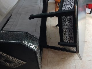 Mesa auxiliar decorada
