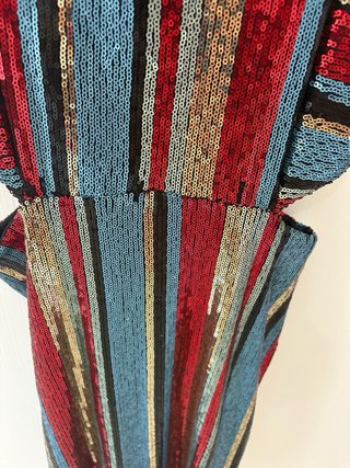 Vestido de lentejuelas con tirantes