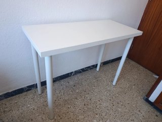 Mesa blanca patas metálicas