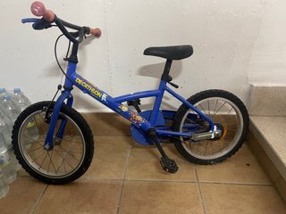 Bicicleta infantil Decathlon azul