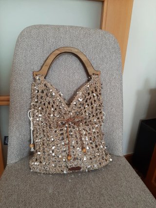 Bolso rafia lentejuelas hecho a mano
