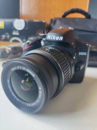Cámara Nikon D3200 reflex + Accesorios