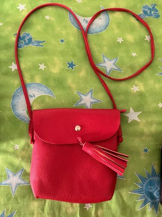 Bolso rojo con flecos