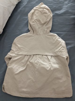 Chaqueta con capucha y estampado de cerezas