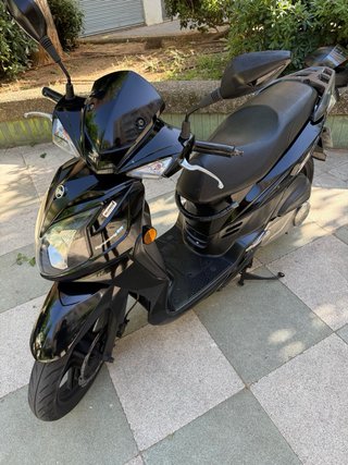 SYM SR 2012 Scooter Negra