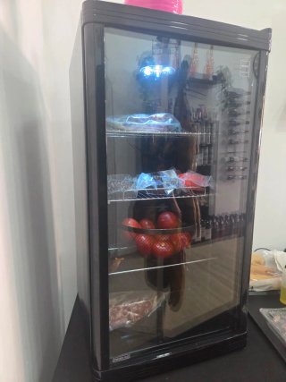 Nevera pequeña con puerta de cristal