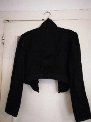 Chaqueta vaquera corta