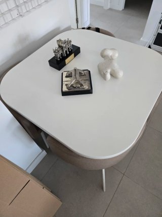 Conjunto Mesa Comedor Compacta y 4 Sillas