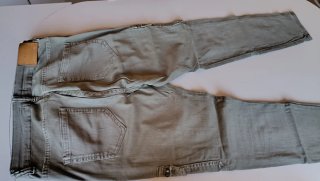 Vaqueros cargo Bershka kaki talla 40