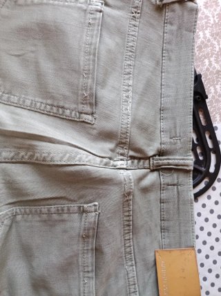 Vaqueros cargo Bershka kaki talla 40