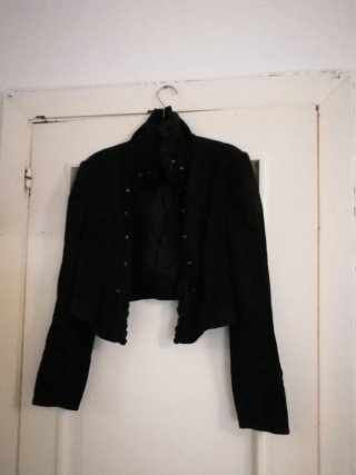 Chaqueta corta negra