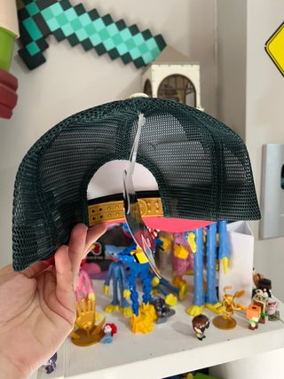 Gorra D&D Dragón Fuego Dado 20