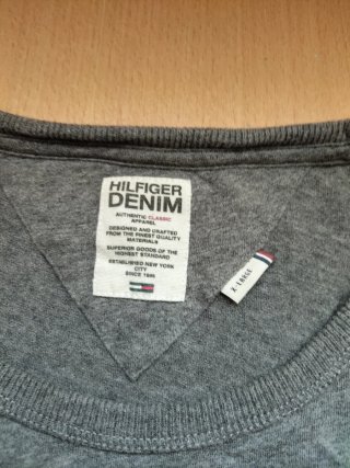 Camiseta Tommy Hilfiger Gris Talla . C